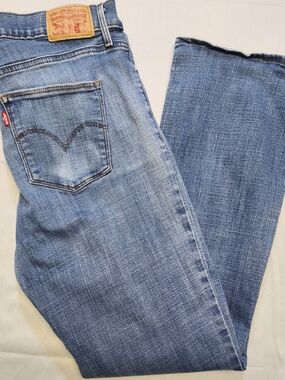 Levis Jeans Womens 31x29 Slimming Boot Cut Stretch Blue Wash Red Tab Distressed